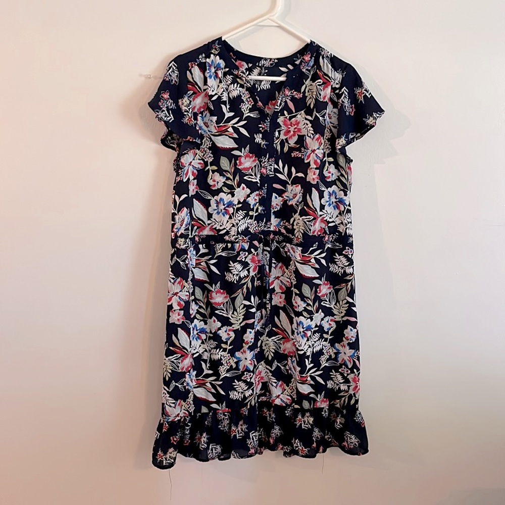 Flutter sleeve dress